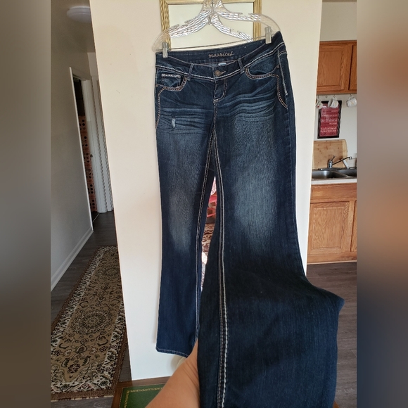NWOT Maurices sequins & embroidery flare jeans - Picture 13 of 15